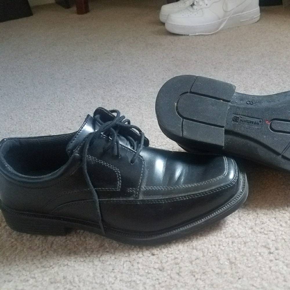 Men's dress shoes