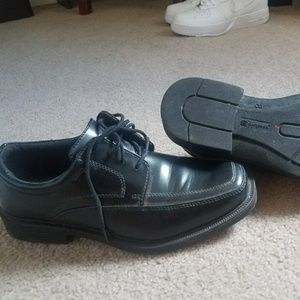 Men's dress shoes