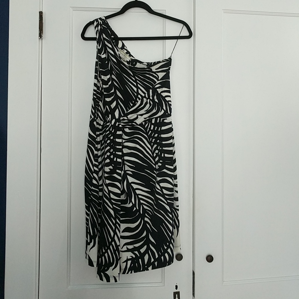 One shoulder palm print black + white jersey dress