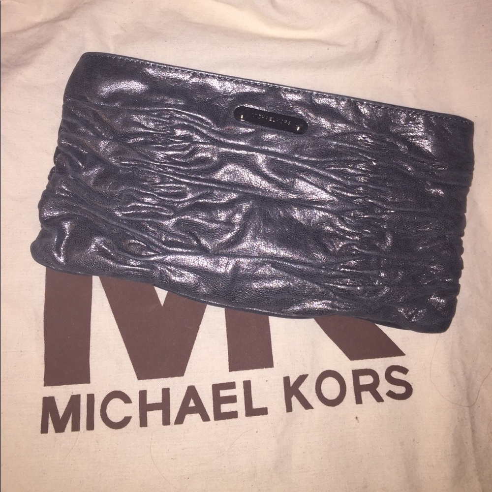 MICHAEL KORS Ruffled Clutch/Wristlet