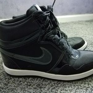 NIKE Force Sky High