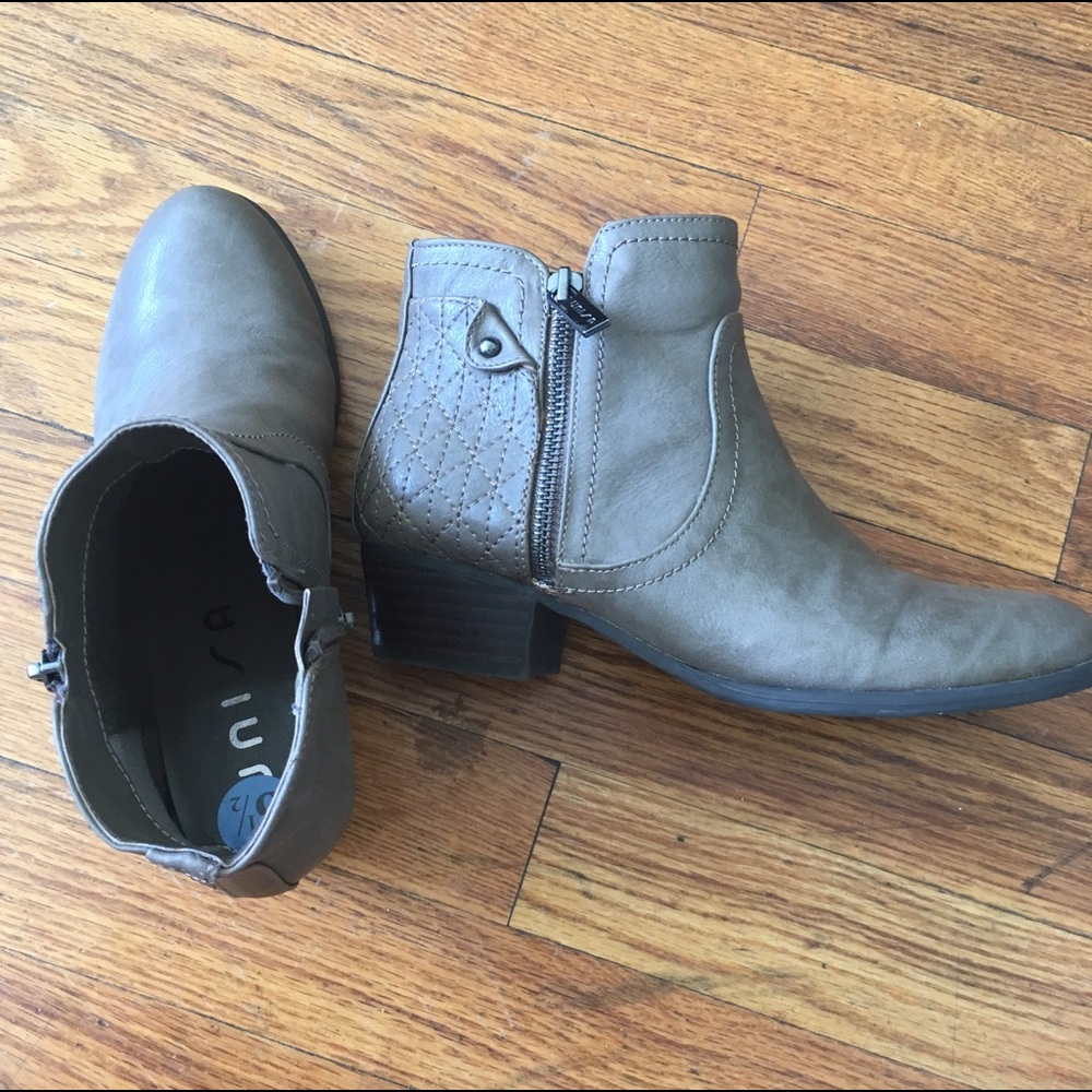 Unisa Booties