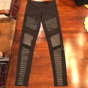 Alo Moto Leggings. Size Small. Low Rise.