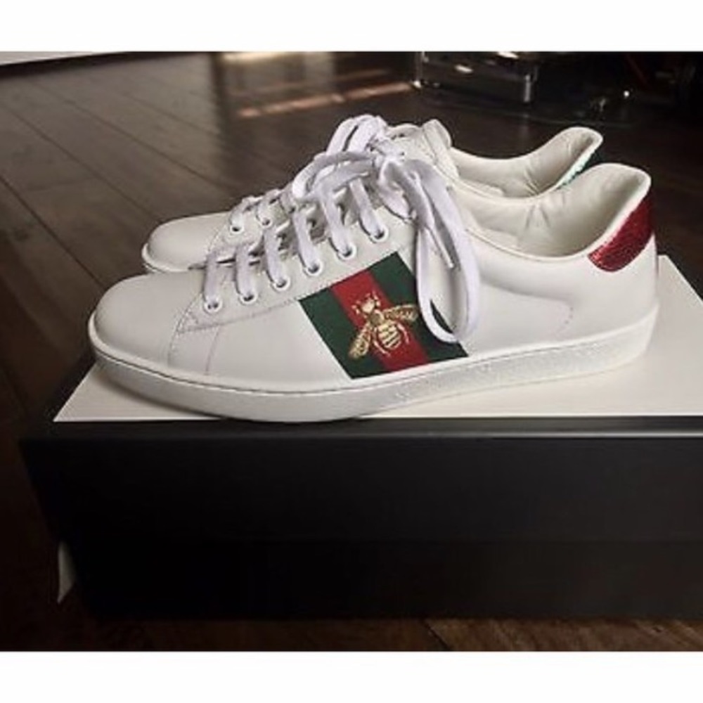Men's Gucci shoes ace embroidered beetle
