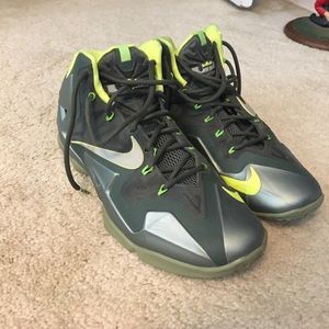 Nike Lebron XI's