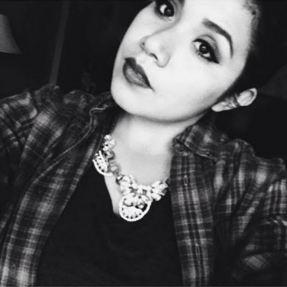 Meet your Posher, Cassandra