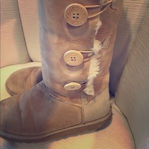 UGG Bailey Triple button women's boots size 9