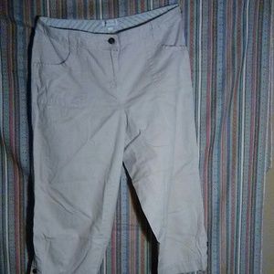 Van  Heusen  Capri's