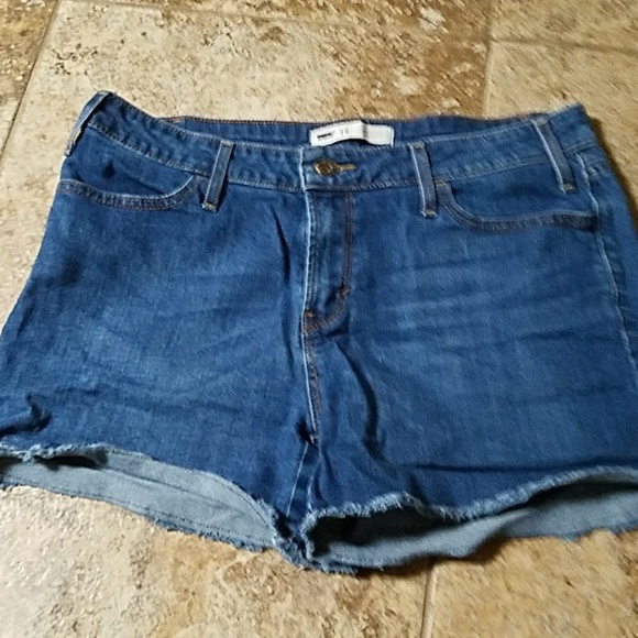 Levi's Pants - Levi's shorts