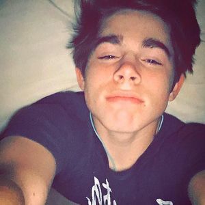 Meet your Posher, Levi