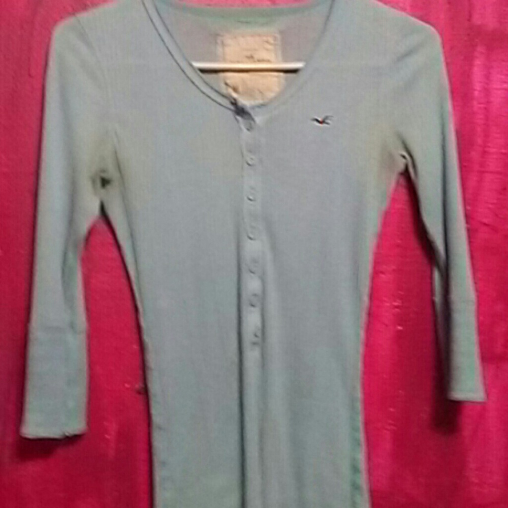 Hollister top
