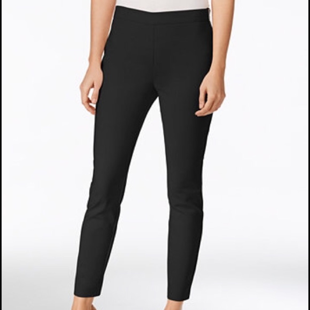 Bar III Side Zip Capri Pant