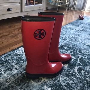 Tory burch red and navy blue rain boots