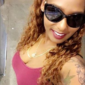 Meet your Posher, Veronica