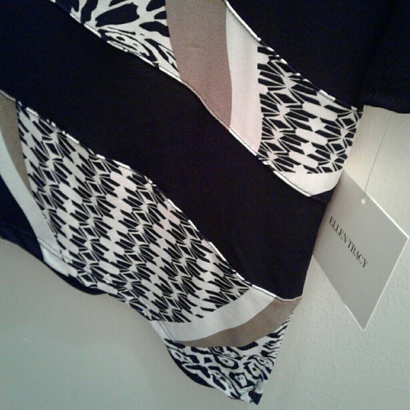 Ellen Tracy 1/2 sleeve blouse - Picture 3 of 4