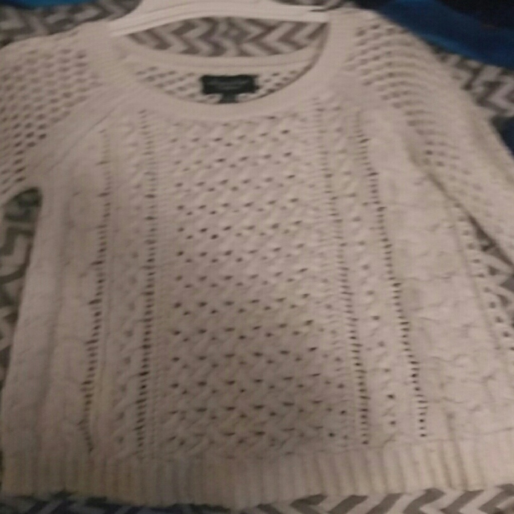 Nitted White Sweater