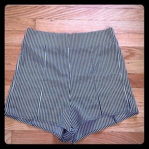 Striped High-Waisted shorts