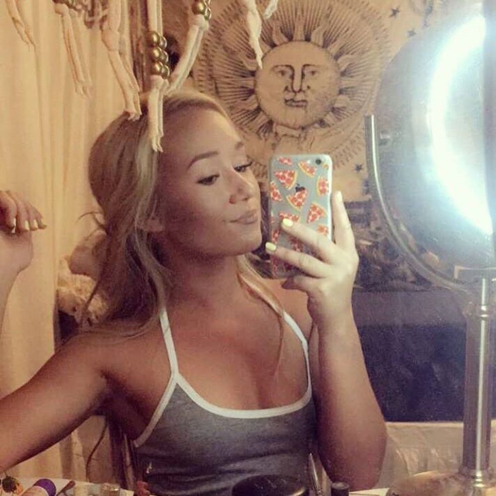 Meet your Posher, Emily