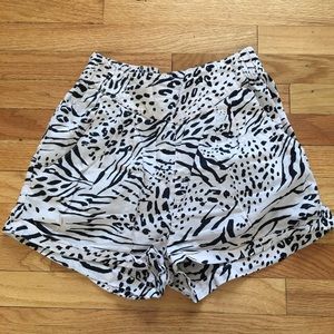 Leopard high-waisted shorts