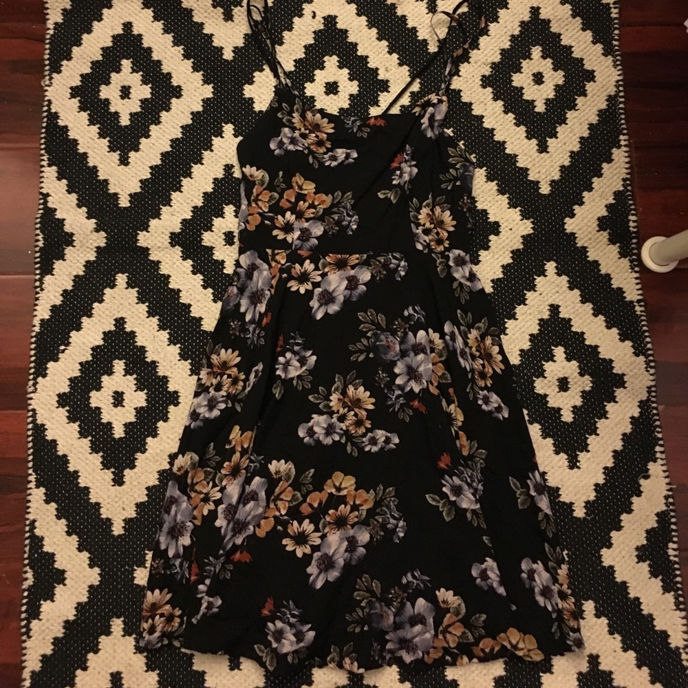Forever 21 cross back floral dress