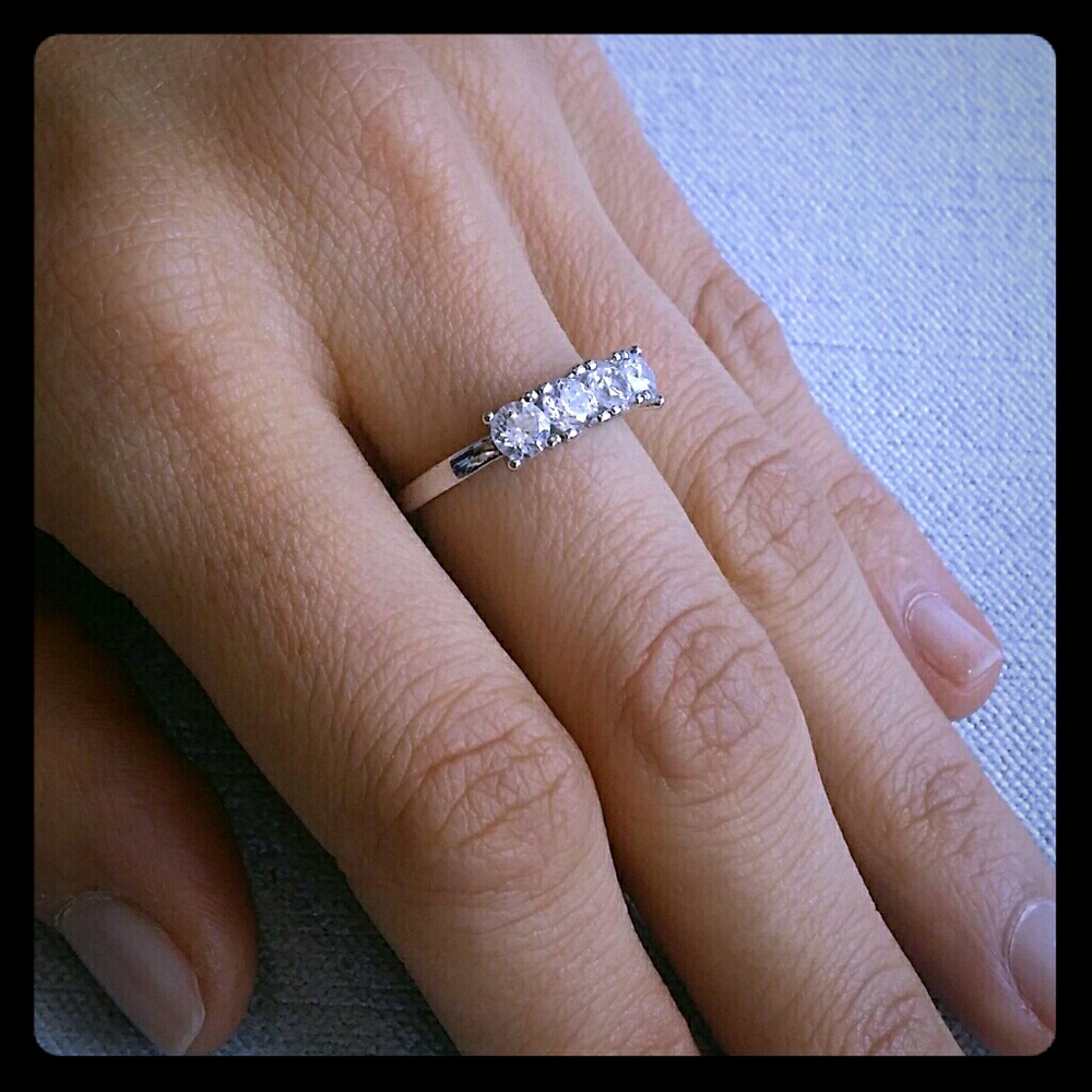 ●4 STONES RING● - Picture 2 of 3