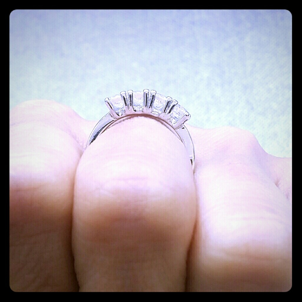 ●4 STONES RING● - Picture 3 of 3