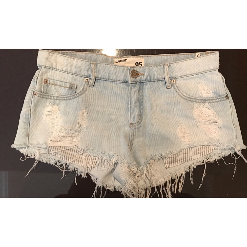 Garage- Low Rise Distressed Festival Shorts