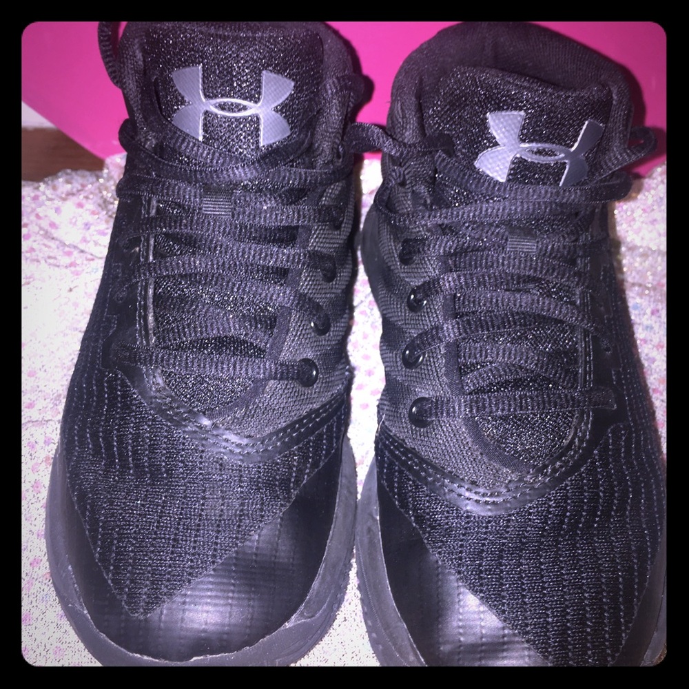Under Armour Boys size 13 Stephen Curry's