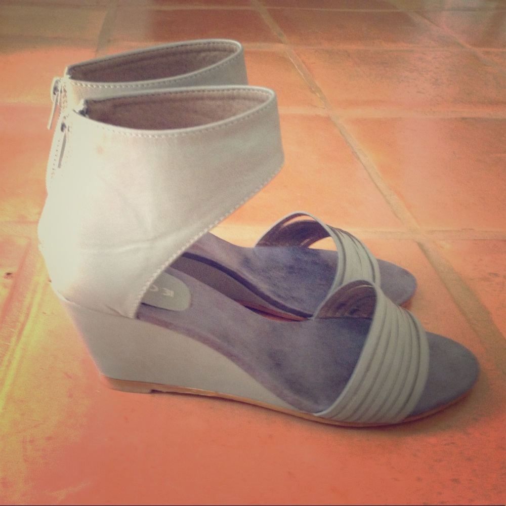 SOLD! Blocco 31 Grey Italian sandal heels, size 38