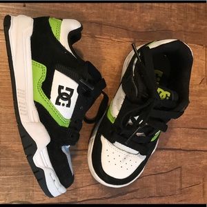 DC Toddle Size 8 Shoes black & green