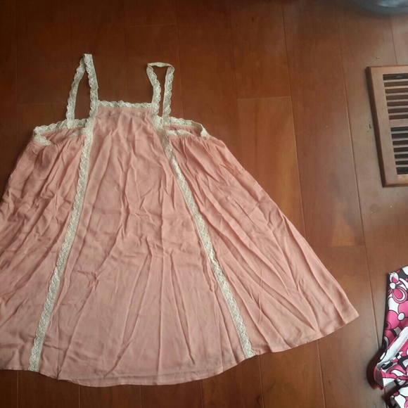 LACE TRIM LONG TUNIC TANK BLUSH - Picture 4 of 5