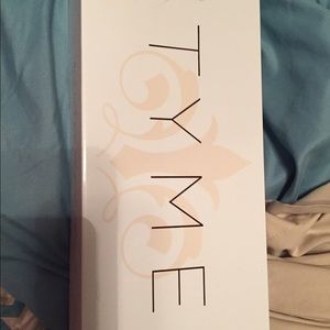 Tyme curling iron.