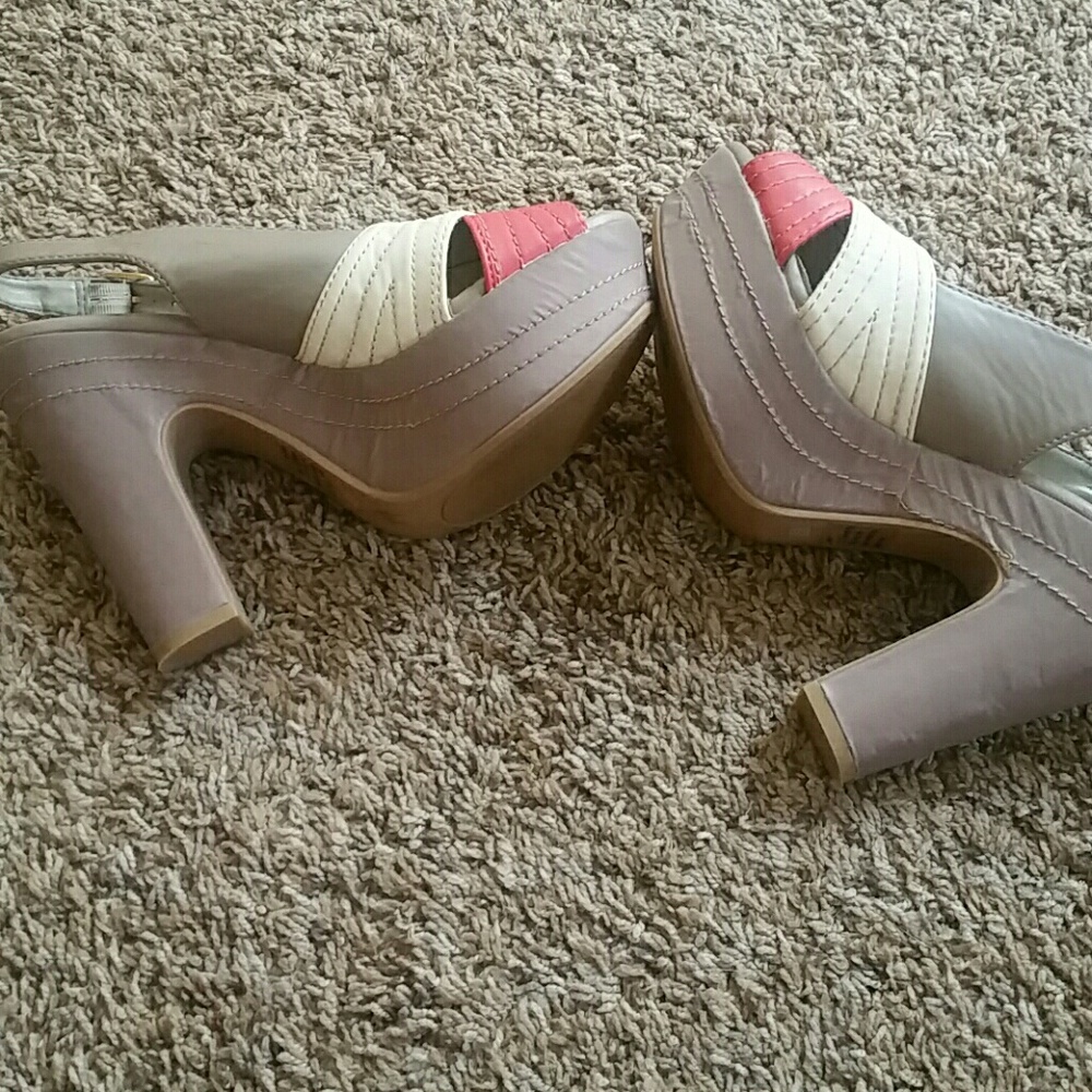 Shoes - Picture 3 of 3