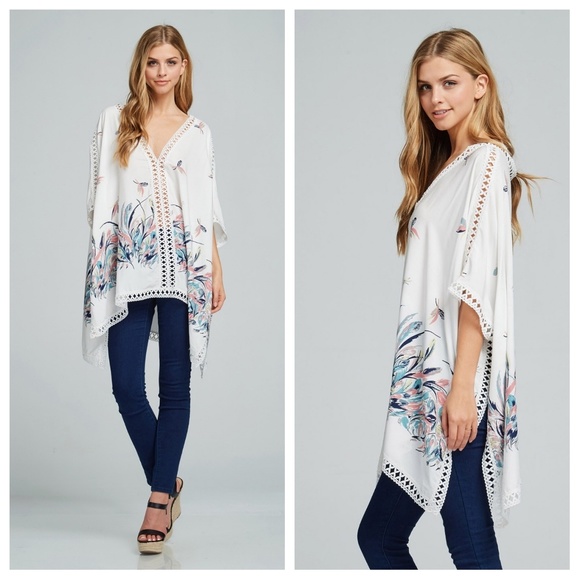 🦋MAKE AN OFFER!🦋 Kimono Poncho Top - Picture 3 of 3