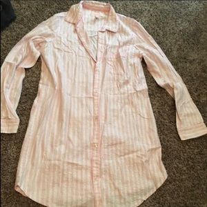 VS sleep shirt size medium