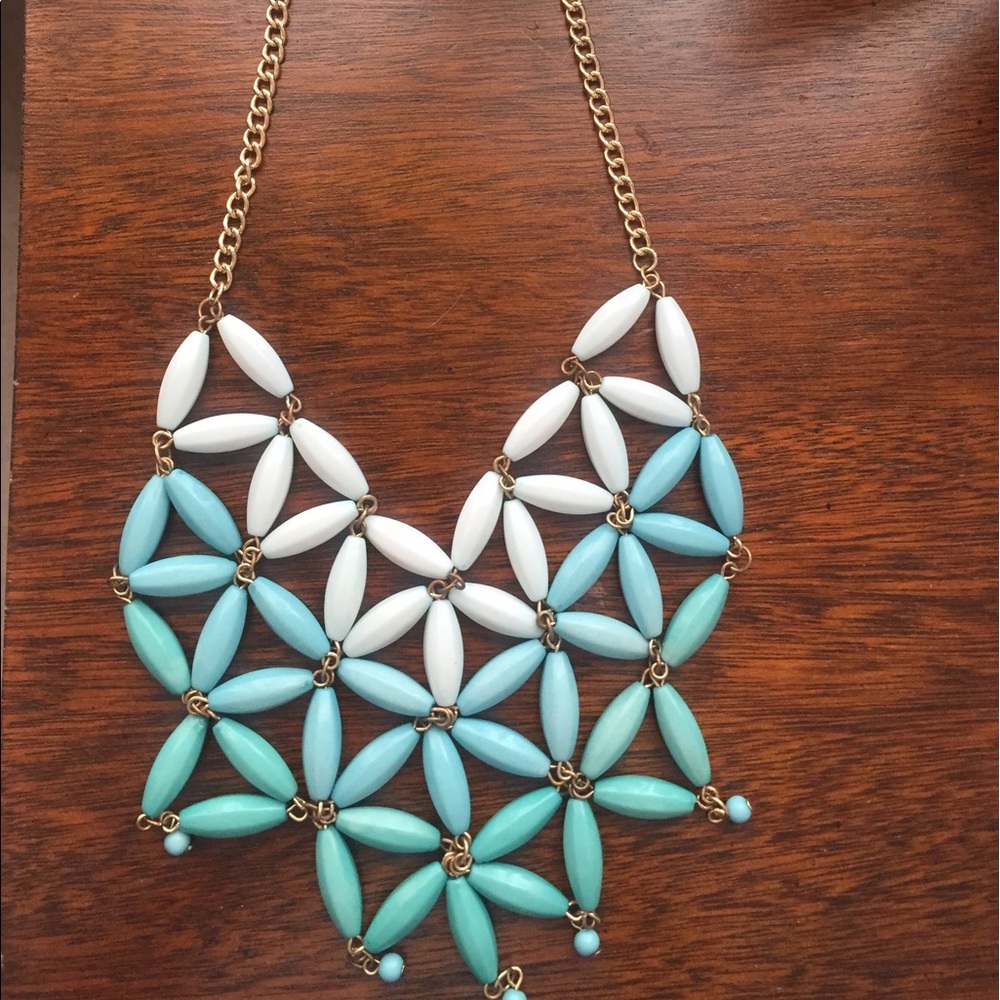 Boutique statement necklace set