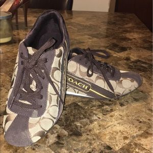Coach tennis shoe