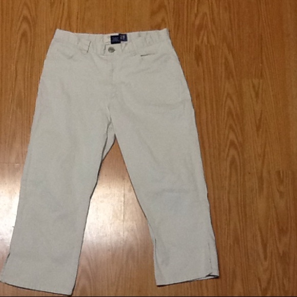GAP khaki capris