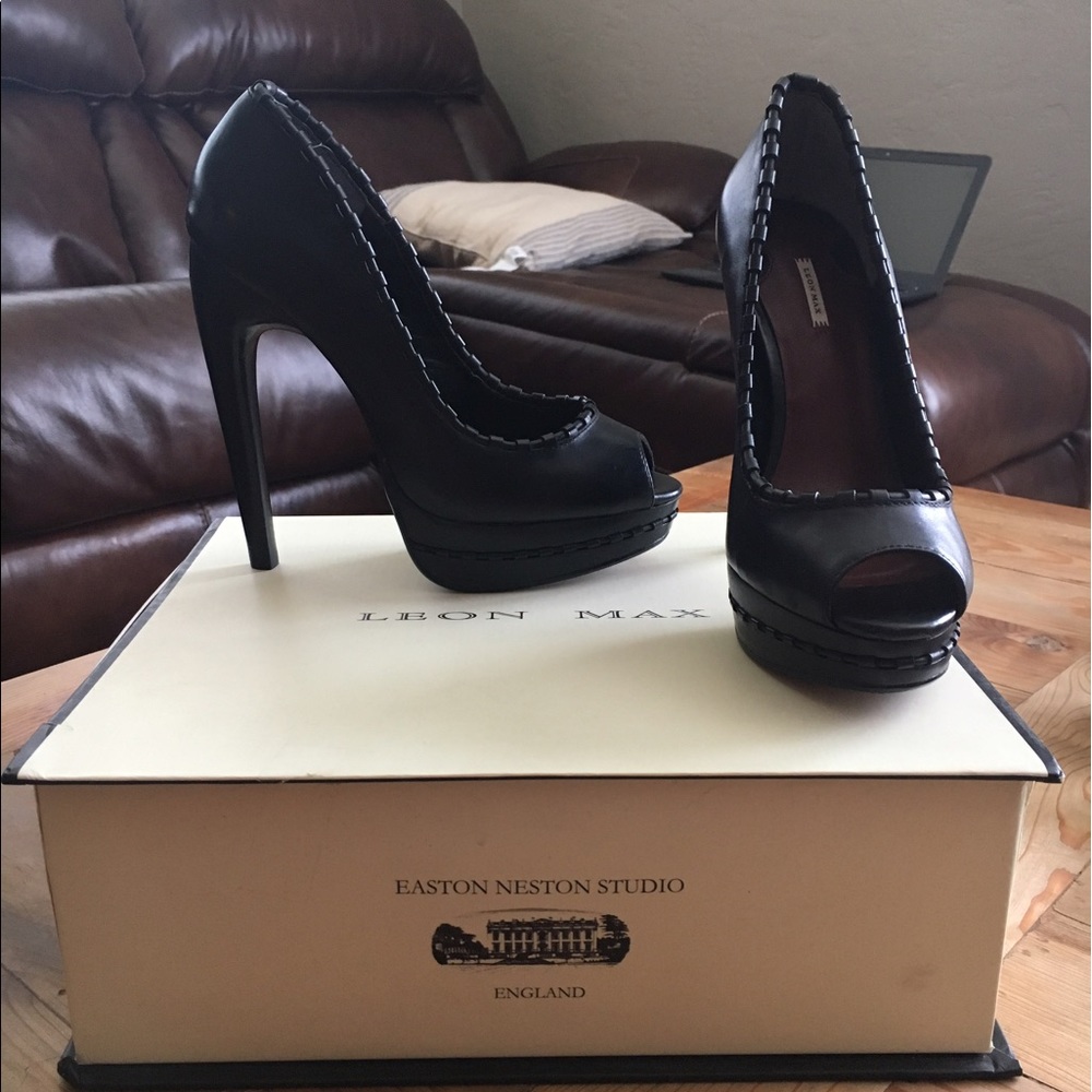 Heels, Leon Max