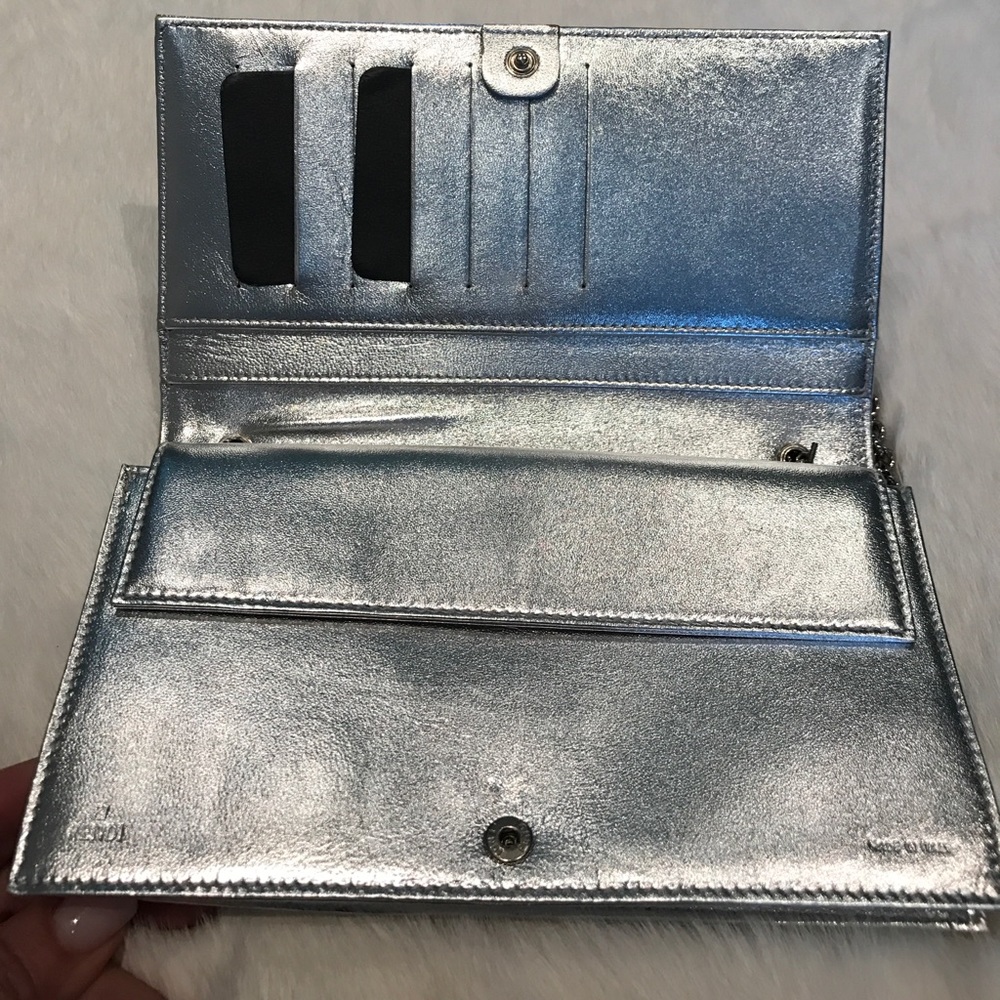 Fendi silver wallet on a chain. - Picture 5 of 8