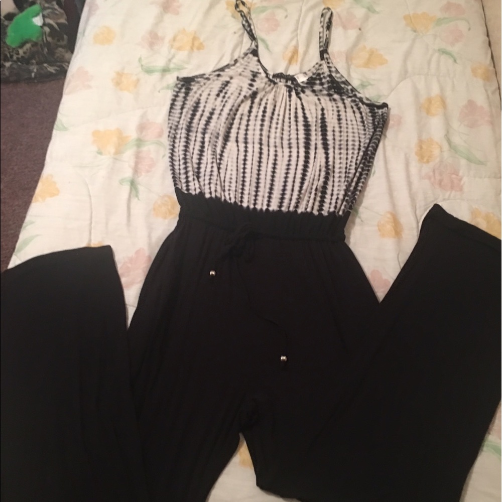 🌸Super Cute Venus Romper‼️BUNDLE ME