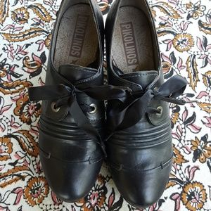 Pikolinos Black Leather Heels