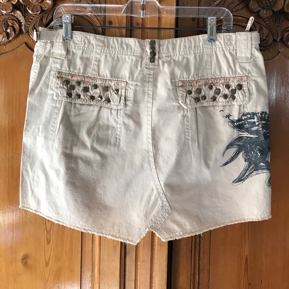 Short Skirt - Picture 2 of 6