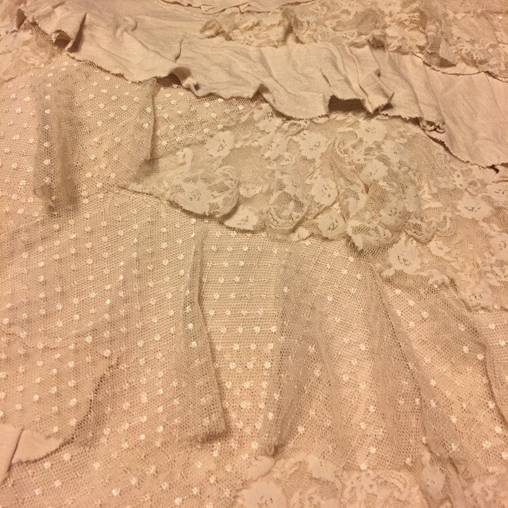 Lace Ruffle Tank Top - Picture 3 of 4