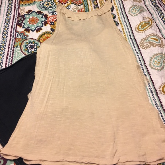 Lace Ruffle Tank Top - Picture 4 of 4