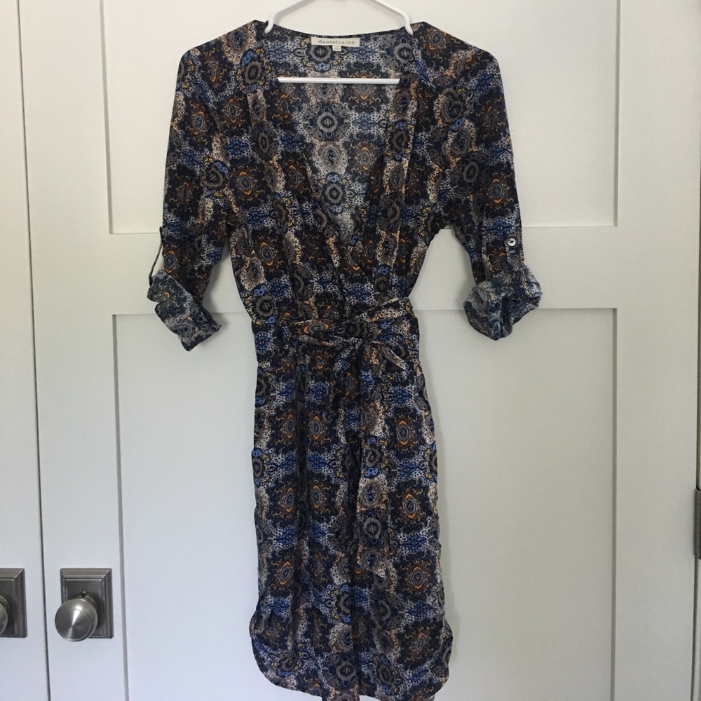 WRAP-STYLE DRESS