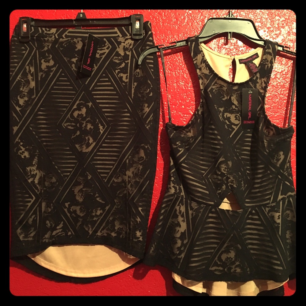 🔥FLASH SALE🔥NWT! Cute top & skirt set!