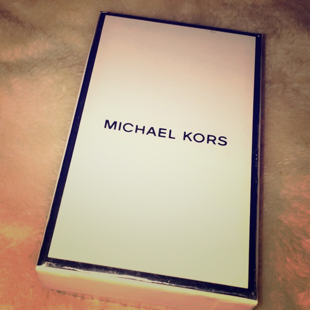 Michael kors silver key chain