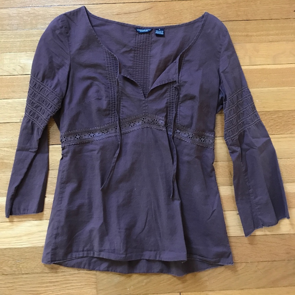 Brown AE shirt with bell sleeves and cute detail