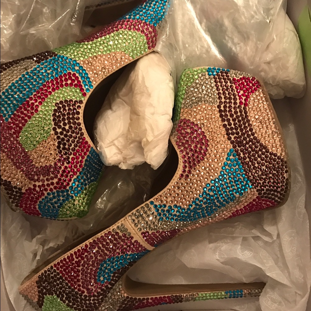 Diamond platform heel